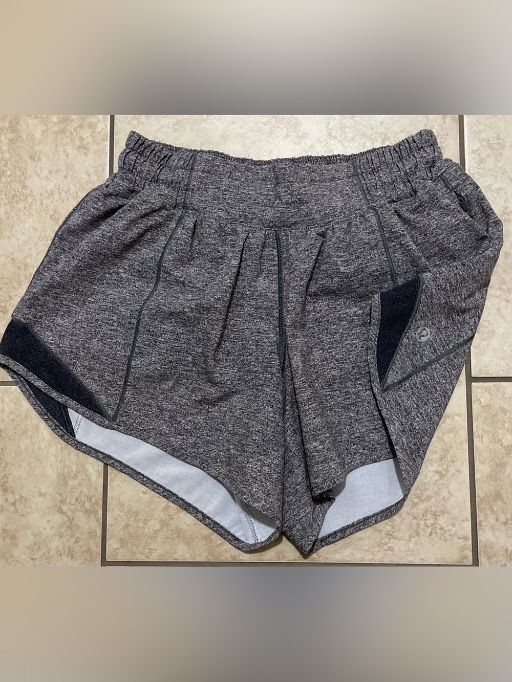 Lululemon Hotty Hot shorts Size 4